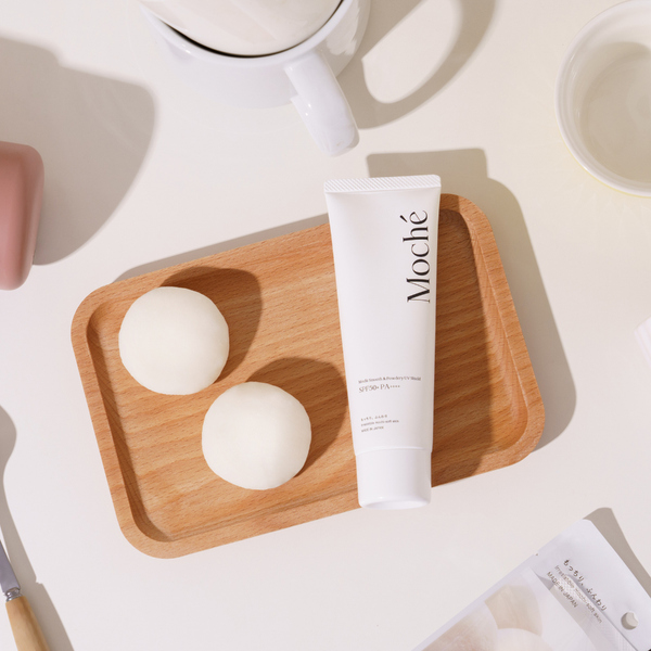 Moché Mochi Smooth & Powdery UV Shield SPF50+ PA++++ 80g